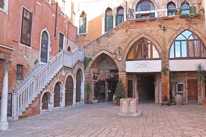 Tour of The Real Hidden Venice - Crossing into Ghetto Ebraico and the meaning of the word ghetto