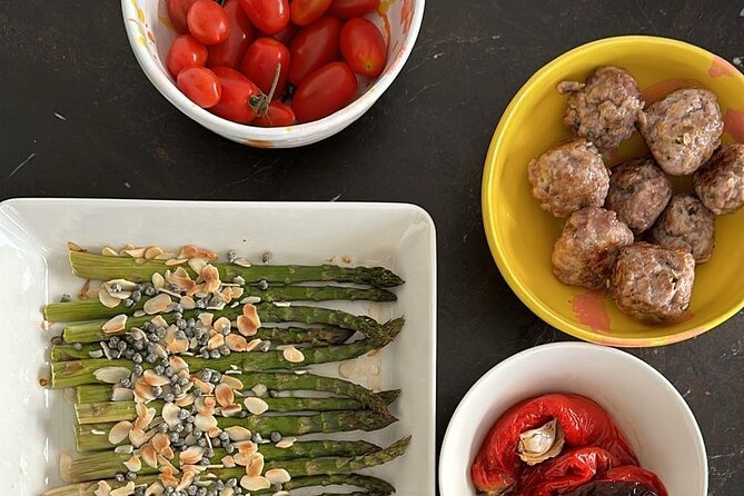 Vegetarian and Vegan Cooking Class in Venice with Market Tour - Wine included: how to enjoy it without turning the meal into chaos
