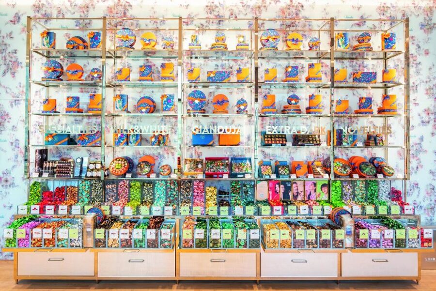 Venchi Rialto: Chocolate Tasting Experience in Venice - The session starts with brand storytelling (so the tasting has meaning)