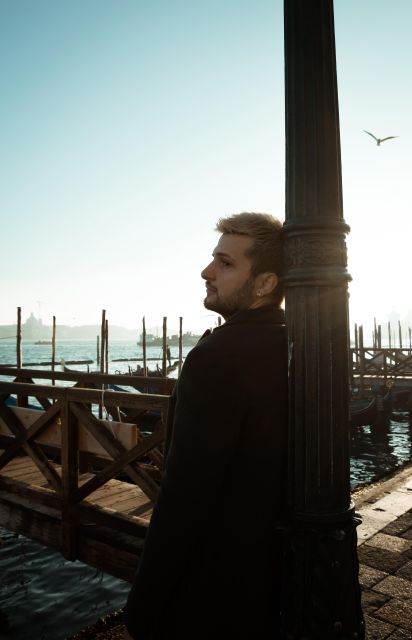 Venezia: servizio fotografico privato - Meeting outside Caffè Florian: the session setup you’ll feel right away