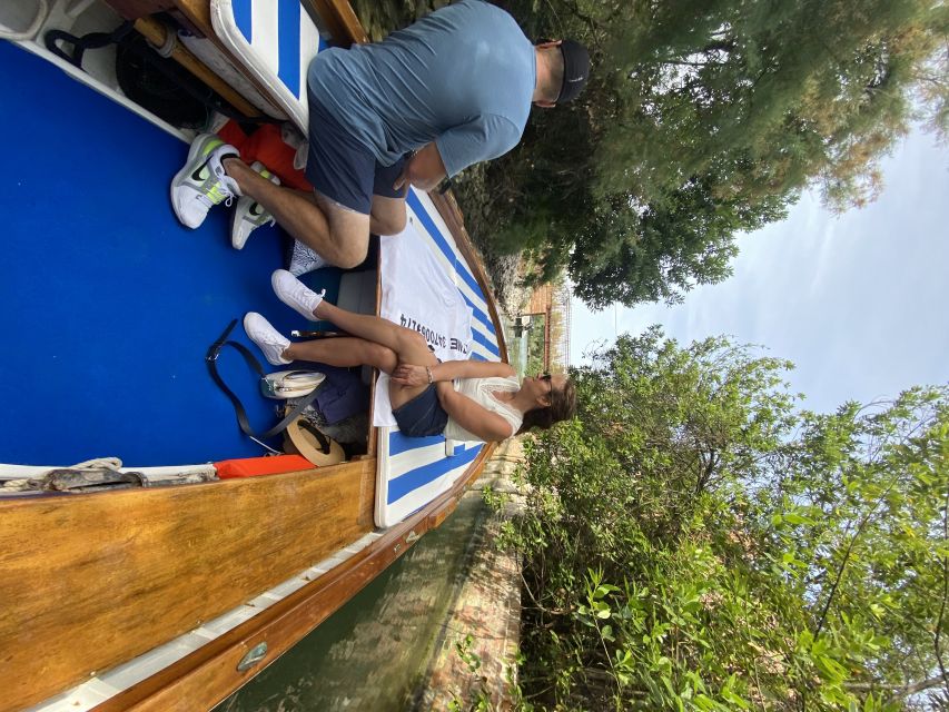 Venezia: Tour privato in Barca a Murano, Burano e Torcello - Murano Glassblowing: Art You Can Actually Watch