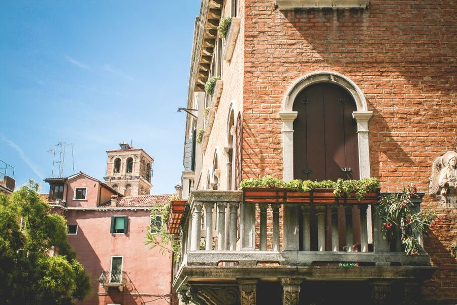 Venice: 1.5-Hour Wandering Around the City - Santa Maria Formosa Square: history from a different angle