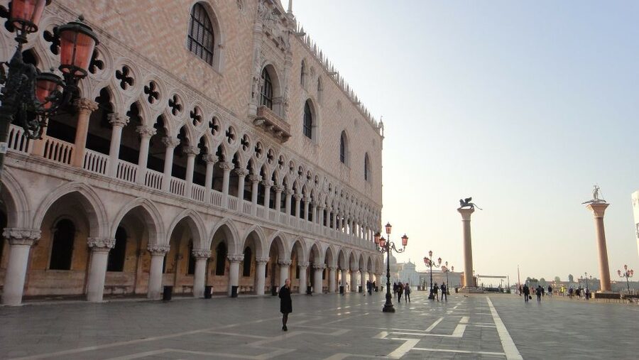 Venice: 1.5-Hour Wandering Around the City - Piazza San Marco: monuments explained, not just photographed