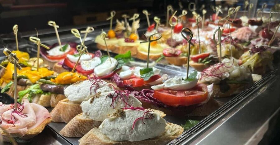 Venice: 10 shades of Cicchetti and Wine - Who should book this cicchetti and wine tour?