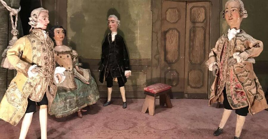 Venice: 2-Hour Masks & Puppets Tour for Children - The puppet theatre stage scene from Arlecchino, Servitore di due padroni