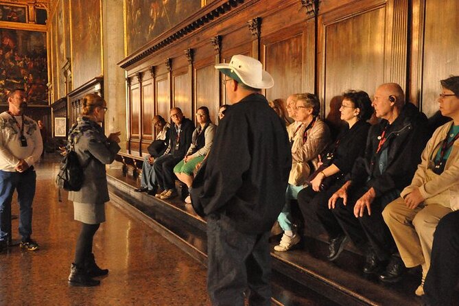 Venice 3,5 hrs tour: Doge's Palace, St Mark's and Hidden Gems - Bridge of Sighs: why it’s more than a photo stop