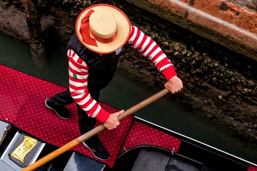 Venice: 3-Hour Private Photo-Walk - Portraits included: 10 shots you can own right away