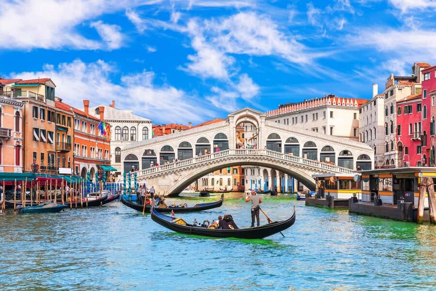 Venice: 30 minutes Enchanting Gondola Ride - Why a 30-Minute Loop From Bacino Orseolo Works So Well
