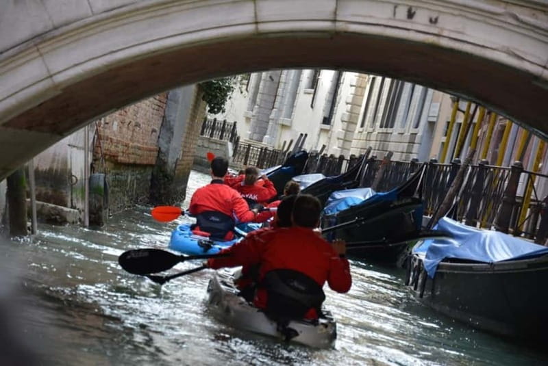 Venice: 60' Quick Kayak Tour of Venice with guide - Calle Brazzo and Fondamenta de la Sensa: Getting Started Without Stress