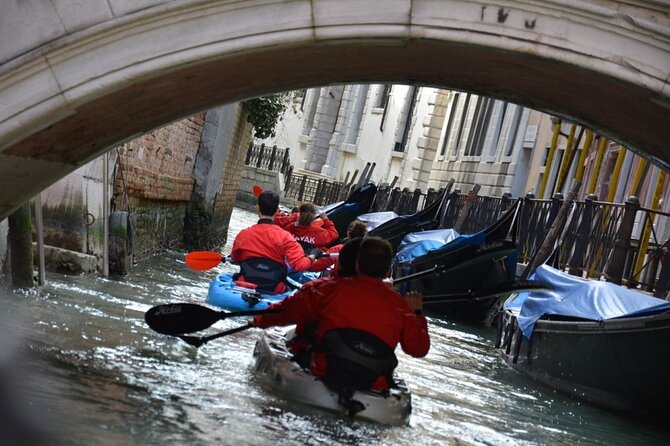 Venice: 60' Quick Kayak Tour with guide - What you’ll see: monuments from a contact-with-water angle