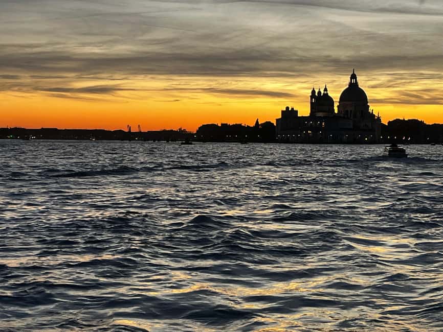 Venice: a boat tour among whispers of water and light, a reality to discover - Venice by private long-tail boat: why the view feels different