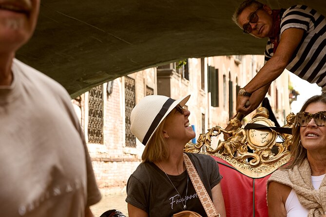 Venice Art Walking Tour with Gondola Ride - Palazzo Ducale: Gothic Architecture You Can Actually Read