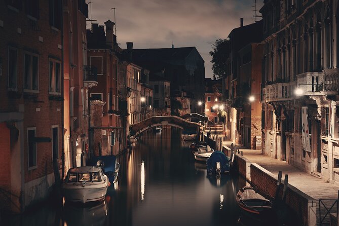 Venice at Sunset: Crimes, Legends and Mysteries - Campo de la Fava: rivalries, shadowy encounters, and quick turns