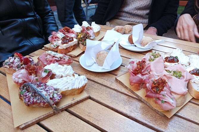 Venice Bacaro Food Tour: Eat and Drink like a Venetian - The group size and guide factor: why people keep praising this