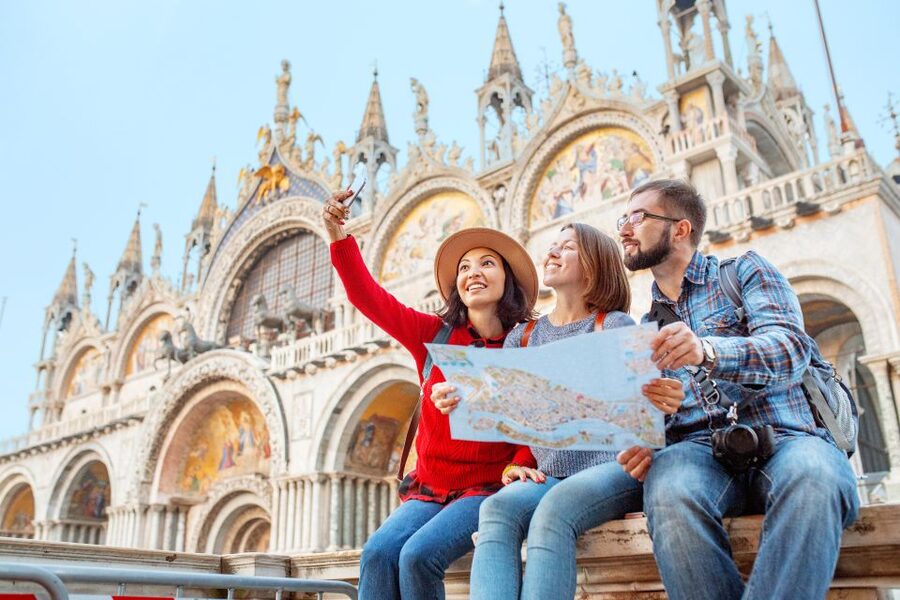 Venice: Basilica and Doge's Palace Tour with Gondola Ride - Prison Passage Energy and the Bridge of Sighs Moment