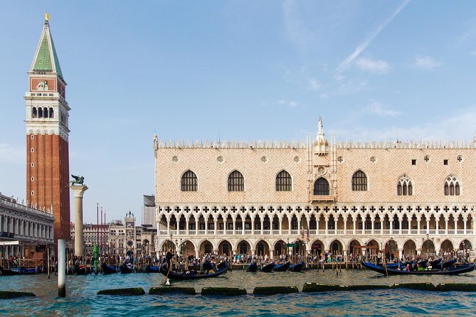 Venice Boat Tour on Grand Canal with Local Guide - Piazza San Marco meet-up: where to find your guide