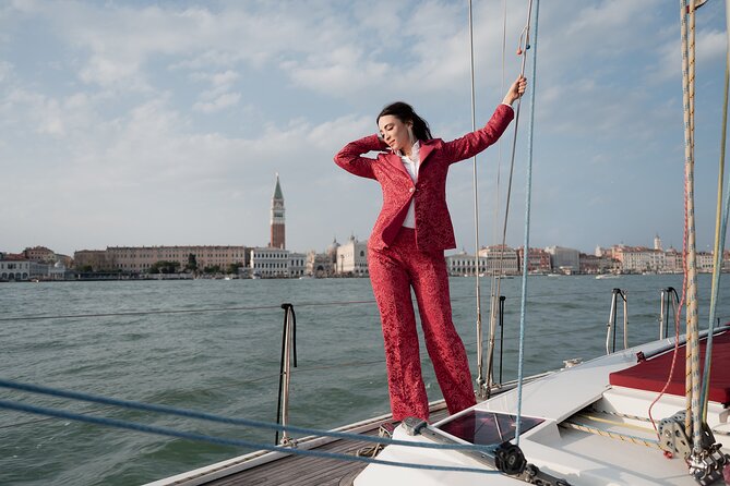 Venice Boat Tour with Aperitif and Music on a Sailing Boat - Key highlights at a glance