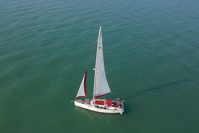 Venice Boat Tour with Aperitif and Music on a Sailing Boat - Aperitif, snacks, and mellow music: what’s actually included