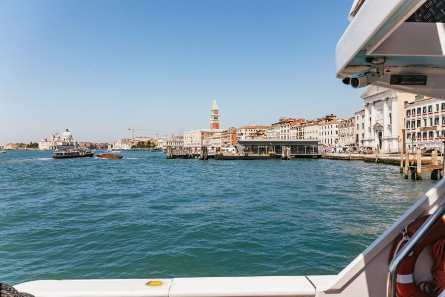 Venice: Burano, Torcello & Murano Boat Tour w/Glassblowing - Murano Glassblowing: The Craft Moment (and the Shop Discount)