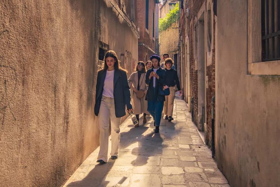 Venice: Byzantine Tour and Skip-the-Line St Mark's Basilica - Castello on Foot: Calli, Campi, and Real Venice Streets