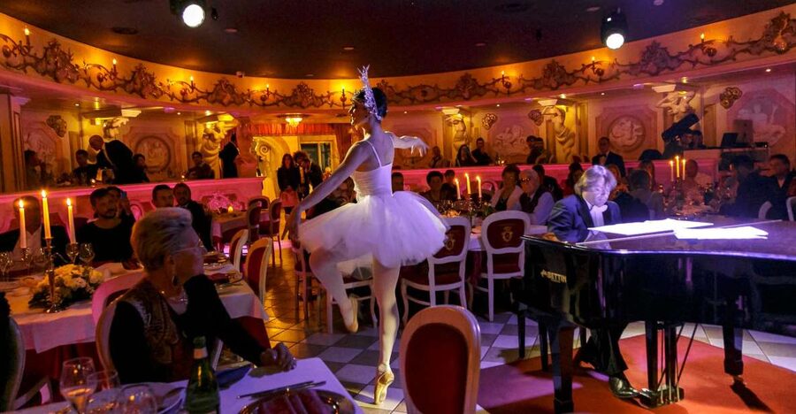 Venice: Cabaret Dinner Show - 8 PM Arrival: Welcome Drink, Cloakroom, and Baroque Theatre Details