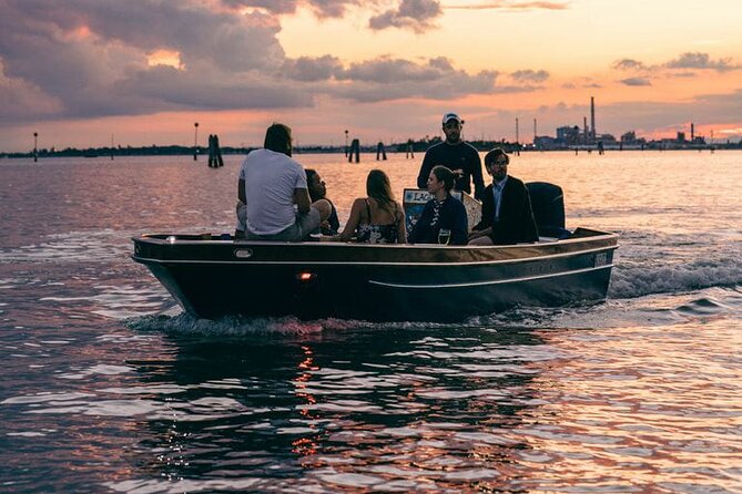 Venice, Canals & history on a private boat tour ! - Campo San Trovaso: where your Venice water day begins