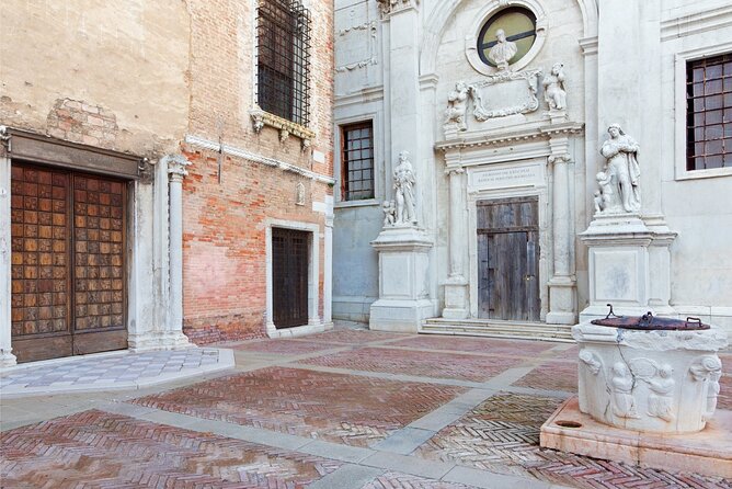 Venice Cannaregio Scavenger Hunt and Sights Self-Guided Tour - Photo tasks and points: the fun side of learning
