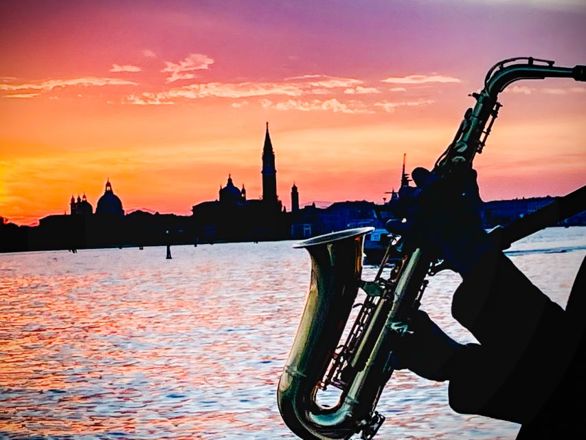 Venice: Catamaran Sunset Jazz Cruise with Aperitivo - The lagoon route: San Marco Bay, Giudecca, and the approach toward Lido