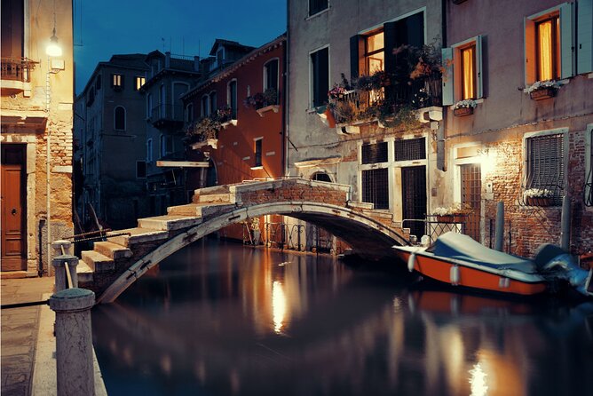 Venice Cicchetti, Spritz and Wine Tour with a Local Guide - Ghetto Ebraico: Jewish Venice and why the food conversation starts here