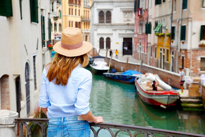 Venice Cicchetti, Spritz and Wine Tour with a Local Guide - Cannaregio cicchetti stop: sarde in saor and baccalà mantecato
