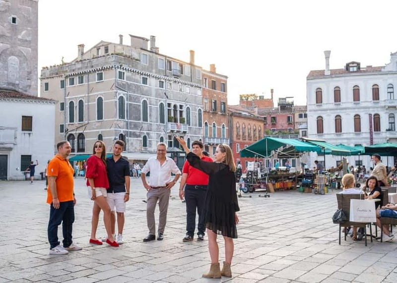 Venice: City Center Walking Tour & Iconic Gondola Ride - Piazza San Marco and Ponte delle Tette: early hits, then you shrink