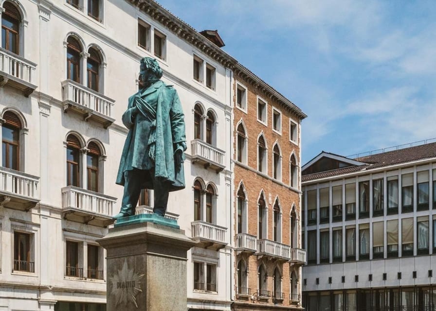 Venice: City Highlights and Hidden Gems Walking Tour - The app and multilingual audio: turning 2 hours into more time