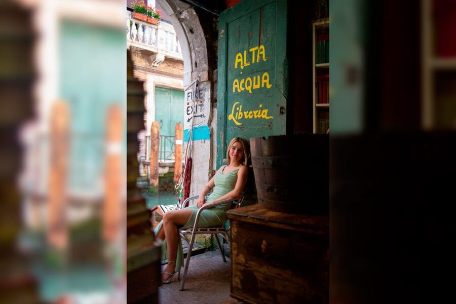 Venice: City Portrait Session with Professional Photographer - Riva degli Schiavoni: the calmer portrait moment