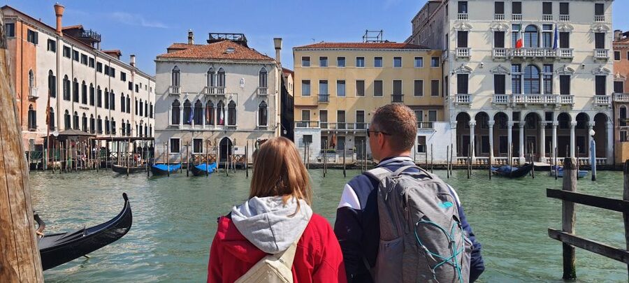 Venice: City Wonders Group Walking Tour with a Local Expert - Finding your start point in Dorsoduro (and why it matters)