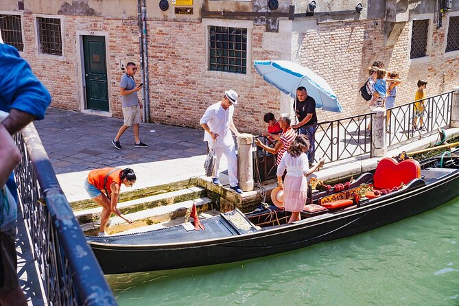 Venice Classic Gondola Ride Along Grand Canal and Hidden Corners - Best Fit: Who Should Book This Gondola Ride?