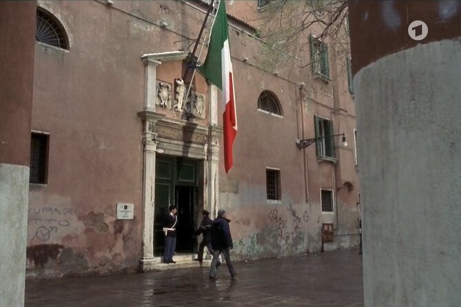 Venice Commissario Brunetti and Donna Leon: Walk His Beat - Starting at Campo dei Gesuiti: the Brunetti front door moment