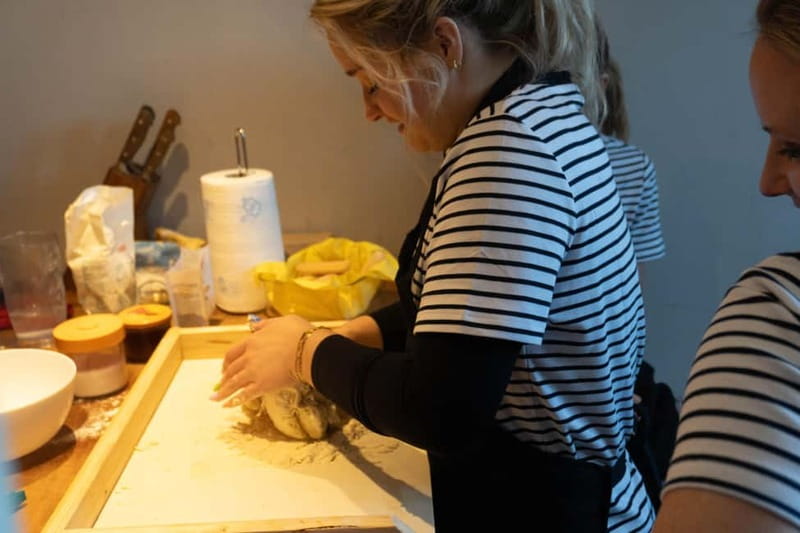 Venice: Cooking Class + Guitar Concert at Chef's Francesco - Language Comfort: You Can Learn Without Stress