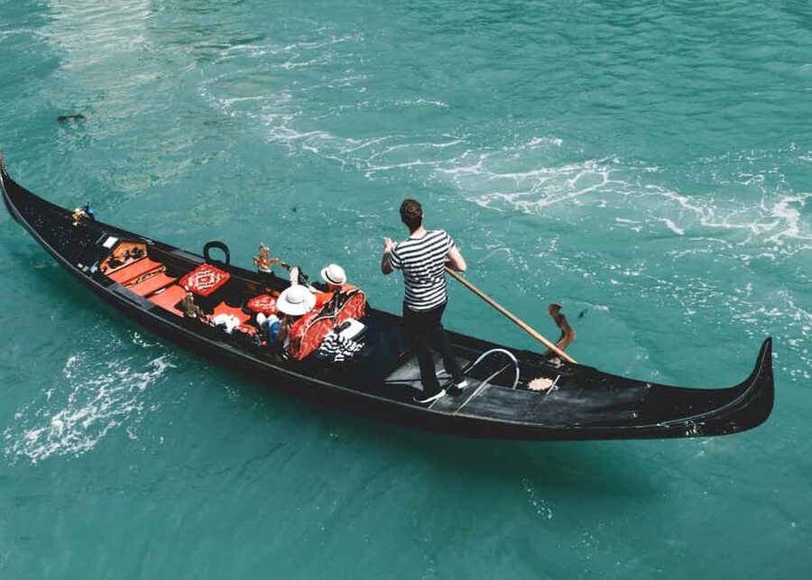 Venice: Crafted Gondola Under Breathtaking Bridge of Sighs™ - Bridge of Sighs views from the gondola: how to get the best photos