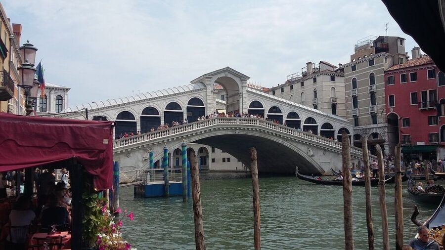 Venice: Doge's Palace and Basilica Skip-the-Line Guided Tour - Start at St Mark’s Square’s Lion Pillar