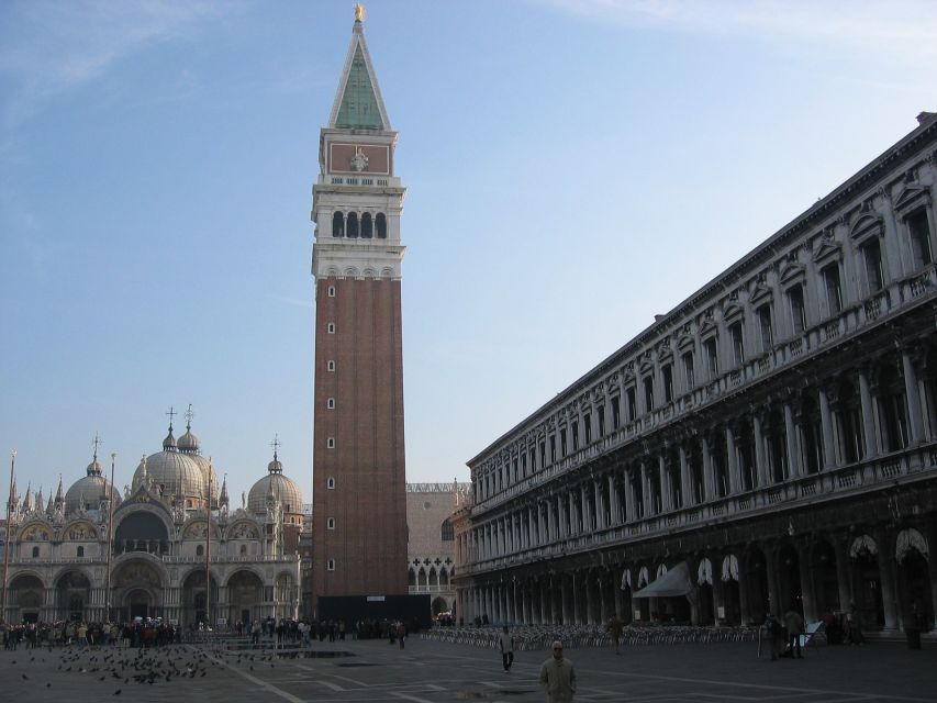 Venice: Doge's Palace and Basilica Skip-the-Line Guided Tour - Rialto Bridge stroll and the gondola ride along Venice’s canals