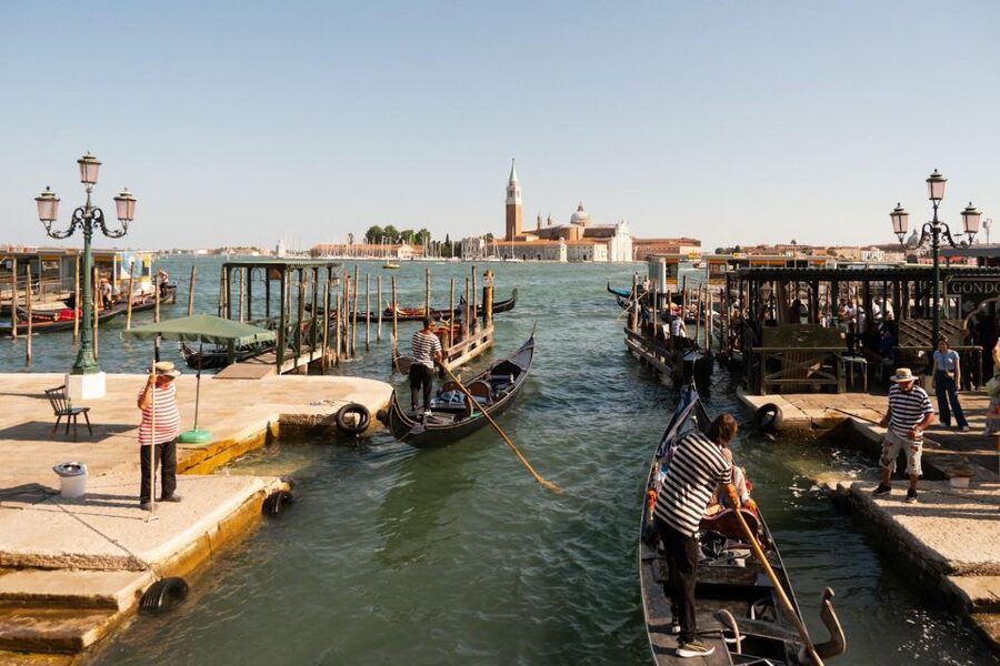 Venice: Doge's Palace and Basilica Tour with Gondola Ride - Who should book this Venice combo tour?
