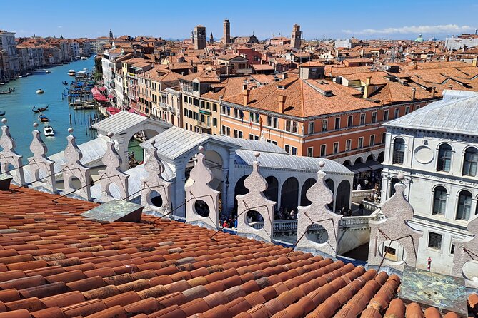 Venice: Doge's Palace and St. Mark's Basilica Fast Access Tour - Stop 1: Doge’s Palace Courtyards and Staircases That Explain Venetian Power