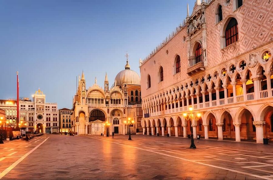 Venice Doge's Palace and St Mark's Basilica Guided Tour - Timing reality: the 2 hours 15 minutes vs. real-life pacing