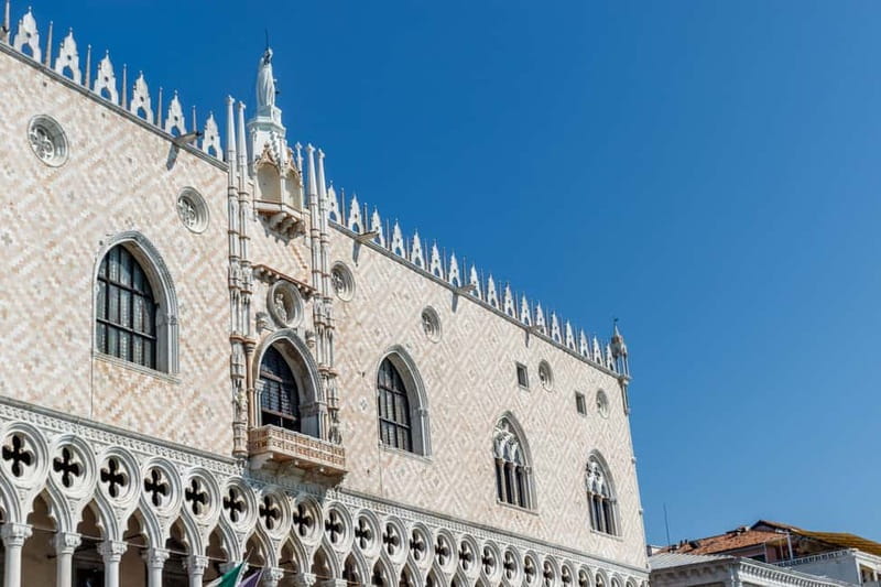 Venice: Doge's Palace and St Mark's Basilica Walking Tour - The Basilica visit: mosaics, marble inlays, and rules you must plan for