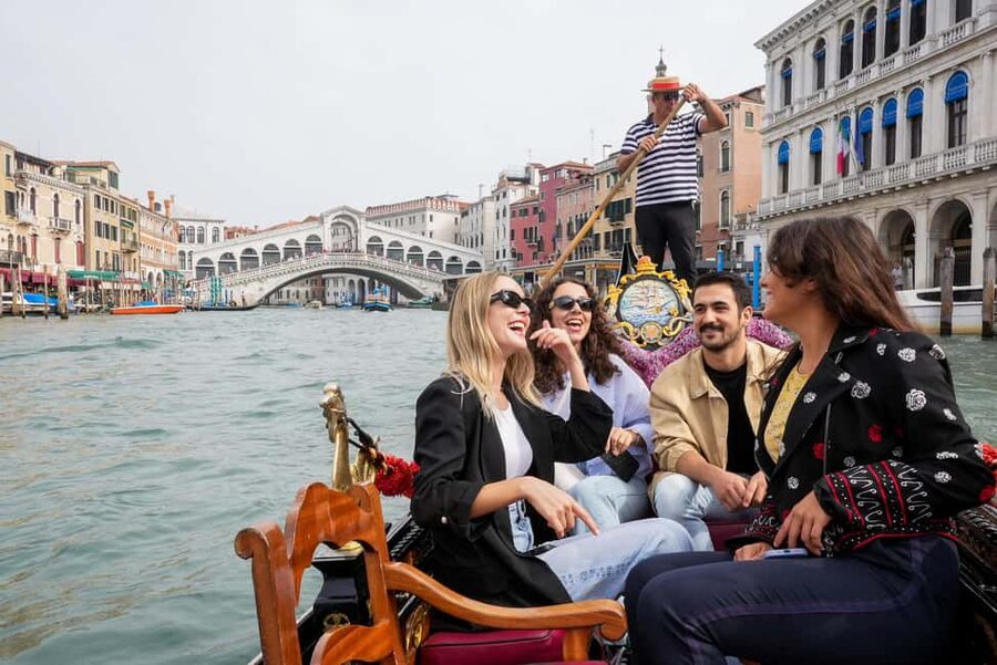 Venice: Doge's Palace and St Mark's Tour with Gondola Ride - St Mark’s Square: the best place to start a short Venice visit