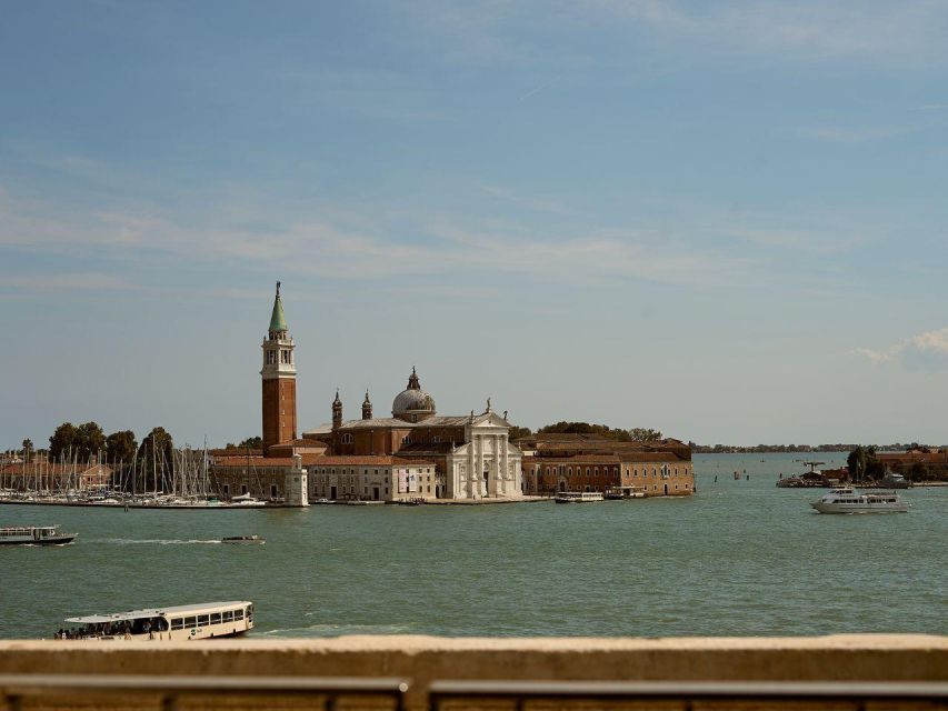 Venice: Doge's Palace & Basilica Tour with Terraces Sky Walk - The guide experience: what makes the storytelling land
