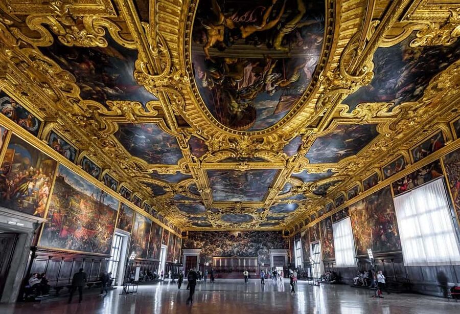 Venice: Doge's Palace Guided Tour with Optional Gondola Ride - St. Mark’s Square: the smartest place to start