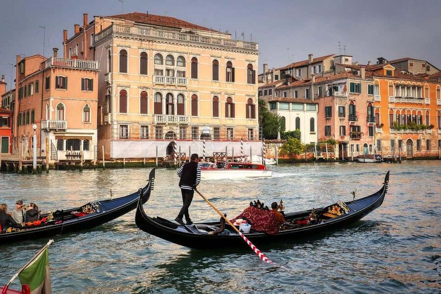 Venice: Doge's Palace Guided Tour with Optional Gondola Ride - Inside Doge’s Palace: what you’re really looking at