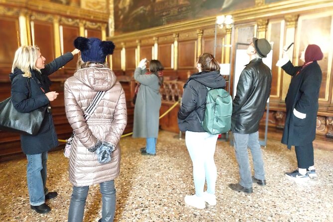 Venice: Doge's Palace Guided Tour With Tickets & Optional Gondola - Optional 30-Minute Gondola on the Grand Canal: Worth It?