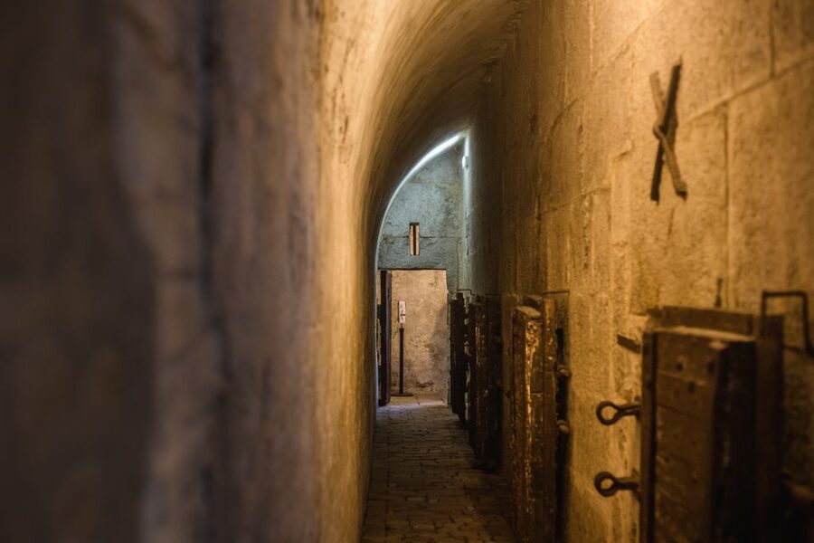 Venice: Doge's Palace Skip-the-Line Ticket with Guidebook - VR History Gallery: A Time-Travel Shortcut for Landmarks